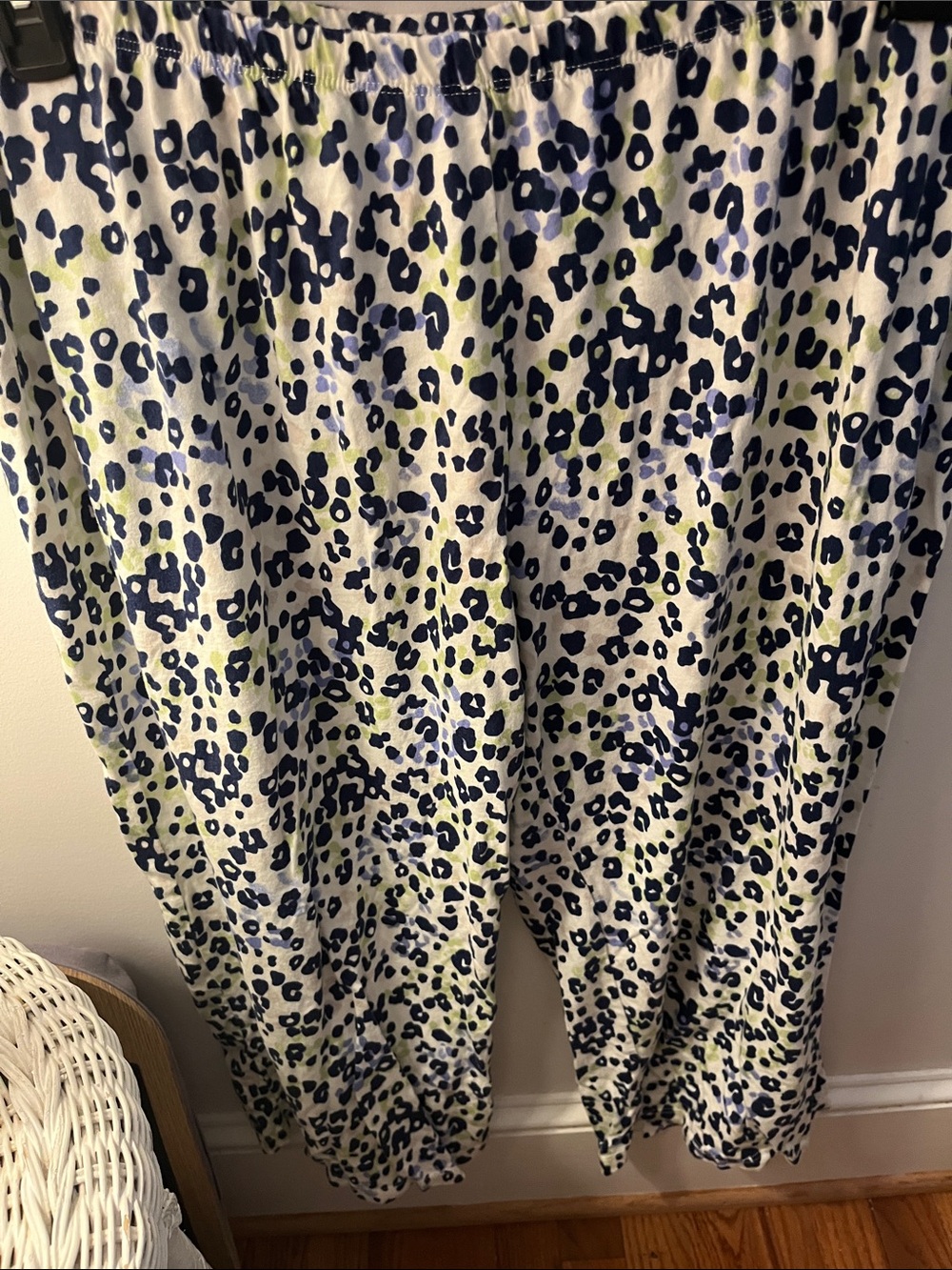 NWOT Hue Leopard Print Capri Pajama Capris inNavy and Lime XL